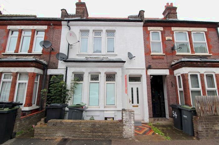 3 Bedroom Terraced House To Rent In Ashburnham Road, Luton, LU1