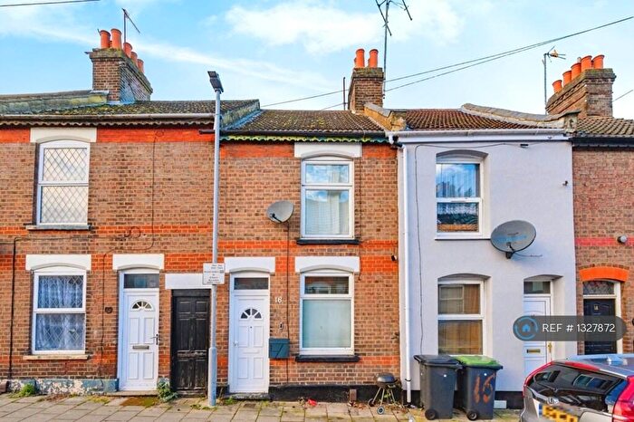 2 Bedroom Terraced House To Rent In Ashton Road, Luton, LU1