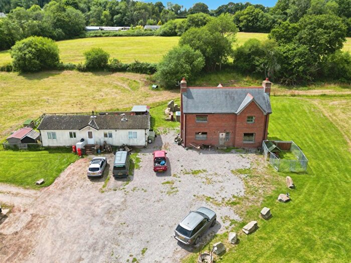 5 Bedroom Detached House For Sale In Crendell, Fordingbridge, SP6