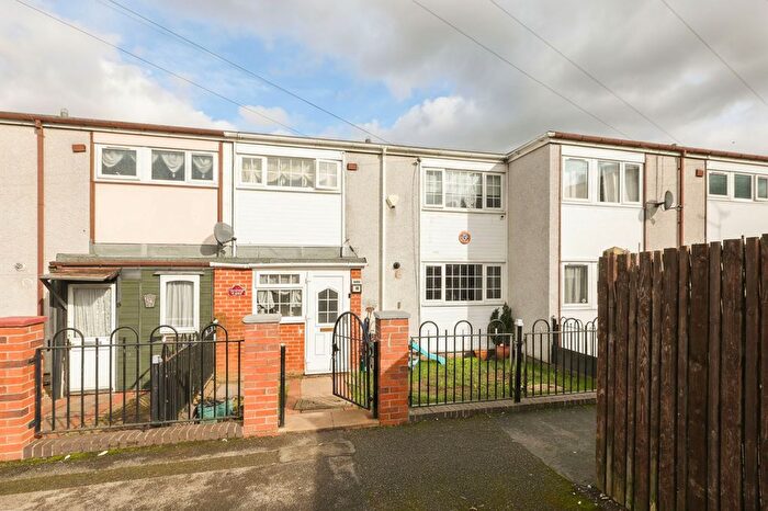3 Bedroom Terraced House For Sale In Badger Drive, Sheffield, S13