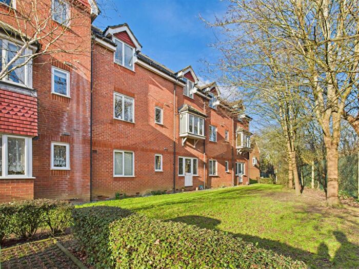 1 Bedroom House For Sale In Redoubt Close, Hitchin, SG4