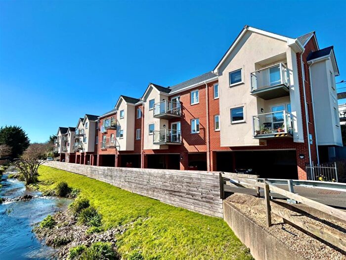 2 Bedroom Flat For Sale In Newport, Isle Of Wight, PO30