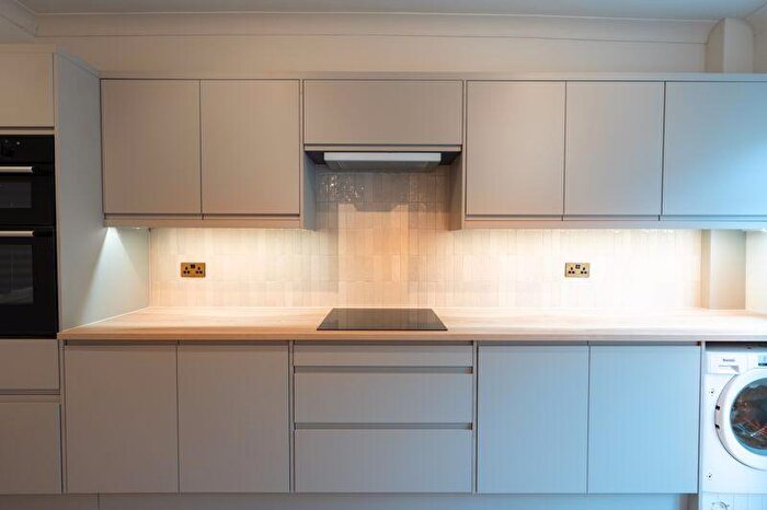 3 Bedroom End Of Terrace House For Sale In Essex Road, Southsea, PO4