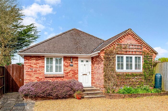 3 Bedroom Detached Bungalow For Sale In Portsmouth Road, Horndean, PO8