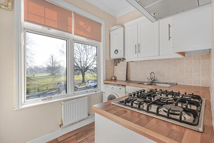 1 Bedroom Flat For Sale In Glenesk Road, Eltham Park, SE9