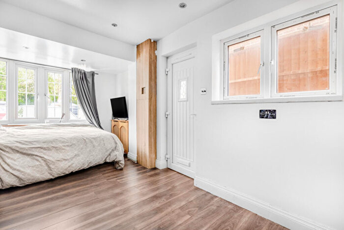4 Bedroom Detached House For Sale In Sylvan Road, Crystal Palace, SE19