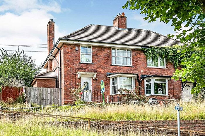 3 Bedroom Semi-Detached House To Rent In Laurel Road, Dudley, West Midlands, DY1