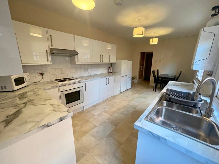 4 Bedroom Terraced House To Rent In Lorne Road, Leicester, LE2