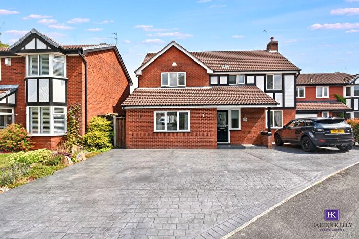 4 Bedroom Detached House For Sale In Shackleton Close, Old Hall, WA5