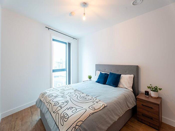 2 Bedroom Apartment To Rent In Phoenix, Saxton Lane, Leeds, LS9