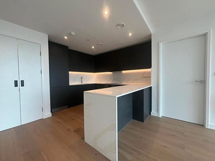 2 Bedroom Apartment To Rent In Viadux, Deansgate, M1