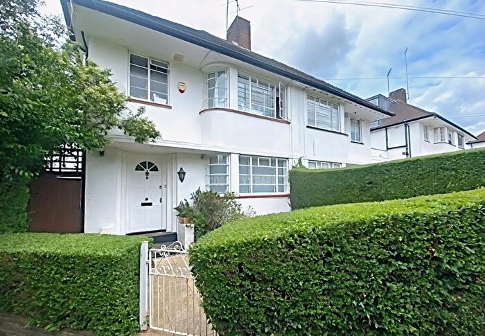 4 Bedroom Semi Detached House To Rent In Hutchings Walk, Hampstead Garden Suburb, NW11