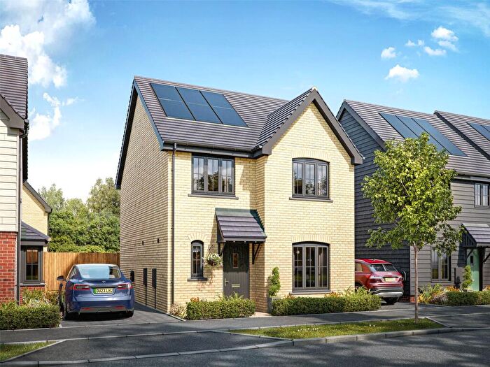 4 Bedroom Detached House For Sale In De Lucy Place, Ongar, Essex, CM5