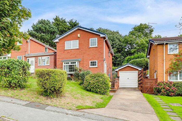 3 Bedroom Detached House For Sale In Woodhedge Drive, Nottingham, NG3