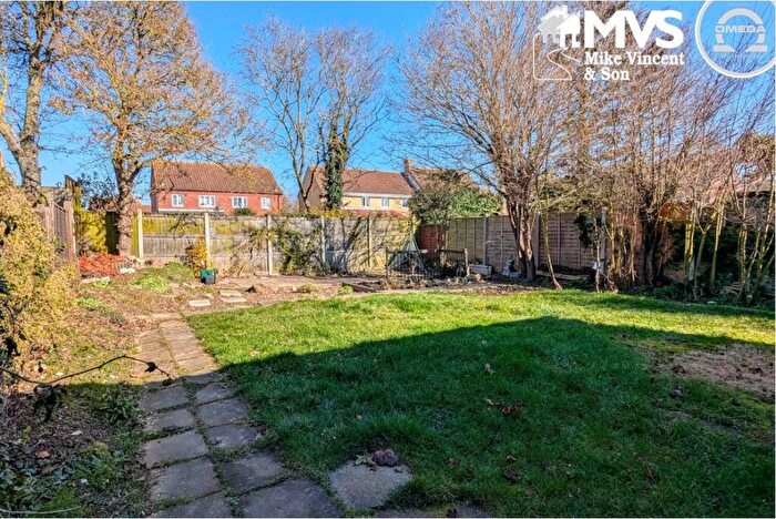 2 Bedroom Bungalow For Sale In Stambridge Road, Clacton-on-Sea, CO15