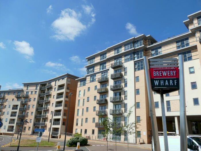 2 Bedroom Flat To Rent In Bowman Lane, Leeds, West Yorkshire, LS10