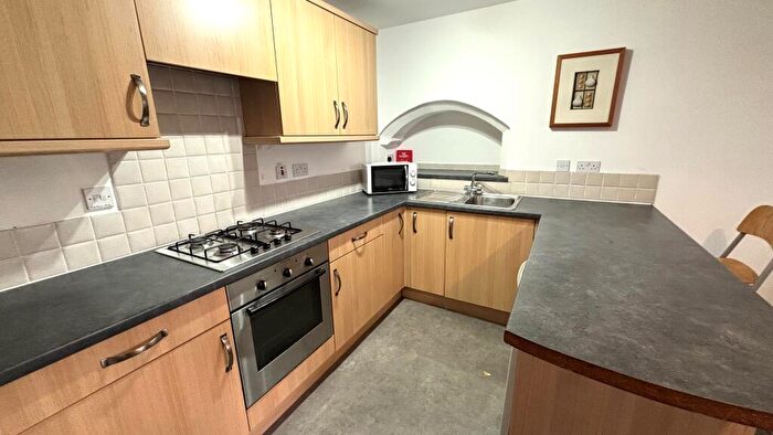 2 Bedroom Flat To Rent In Alfreton Road, NG7