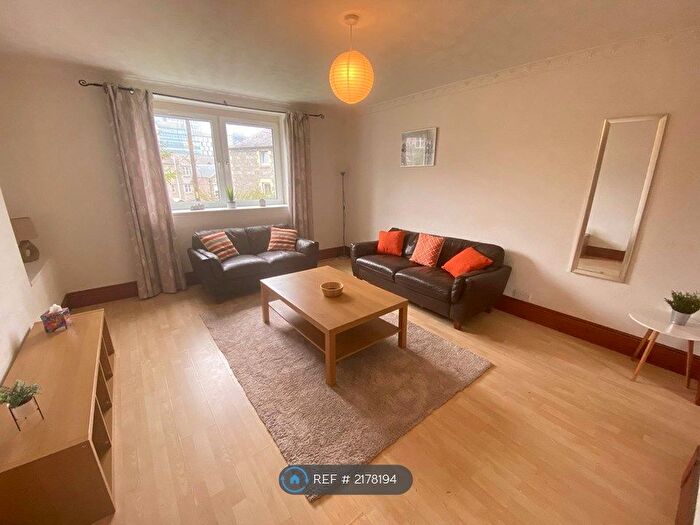 3 Bedroom Flat To Rent In Willowbank Road, Aberdeen, AB11