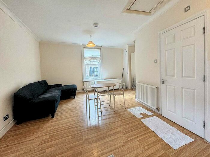 Flat To Rent In Please Apply Online For This Studio In Eldon Place, Bournemouth, BH4