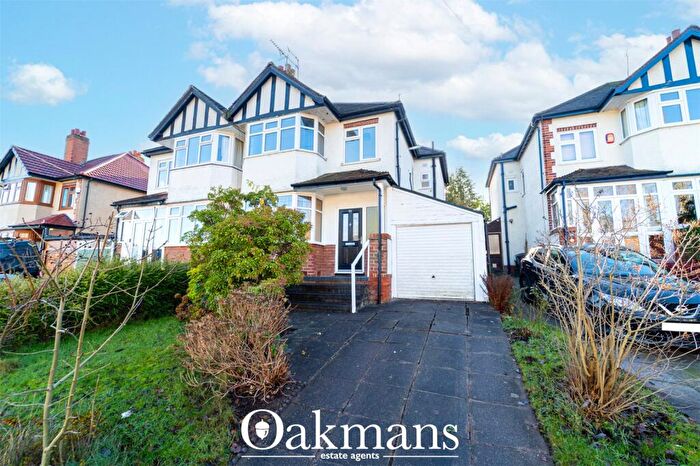 3 Bedroom Semi Detached House To Rent In Wheats Avenue, Birmingham, West Midlands, B17