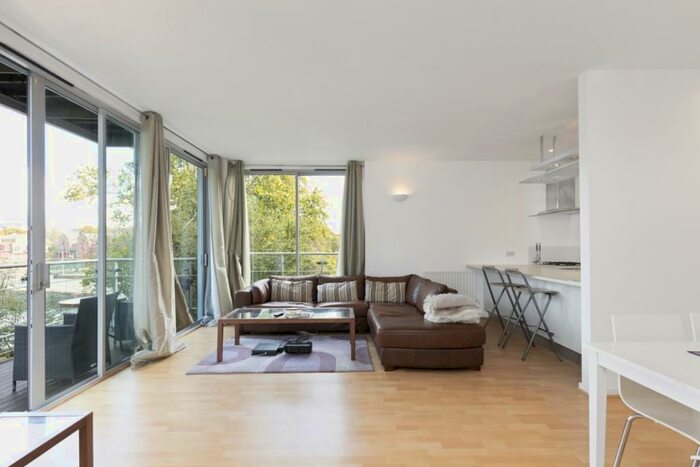 2 Bedroom Flat To Rent In Monza Street London, E1W