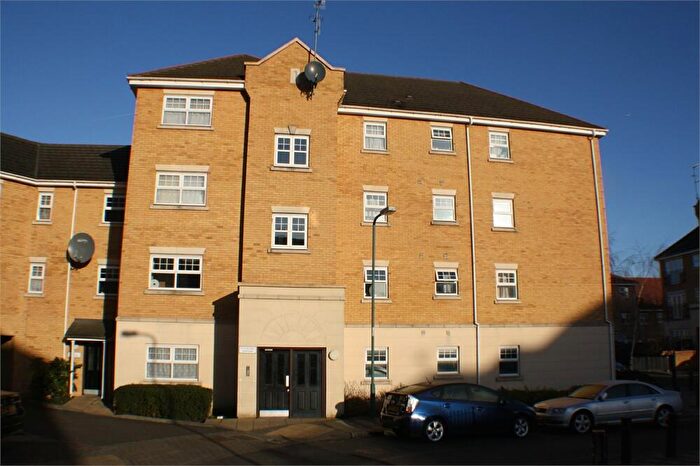 2 Bedroom Flat To Rent In Scott Road, Edgware, HA8