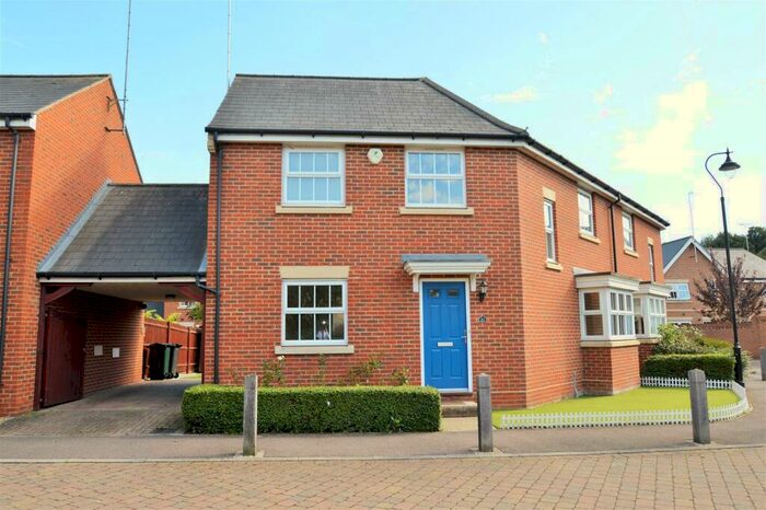 3 Bedroom Link Detached House To Rent In Reed Court, Greenhithe, DA9