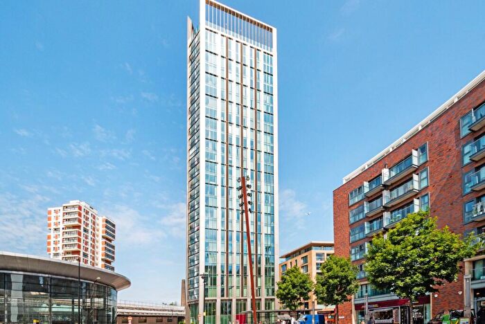 2 Bedroom Flat To Rent In Ontario Point, Maple Quays, Surrey Quays Road, Canada Water, SE16