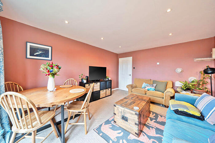 2 Bedroom Apartment For Sale In The Avenue, Oxford, OX1