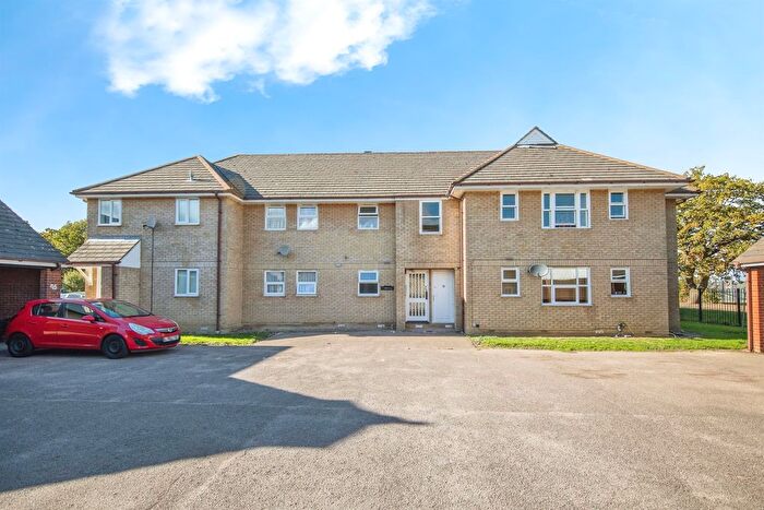2 Bedroom Flat For Sale In Hanbury Gardens, Highwoods, Colchester, CO4