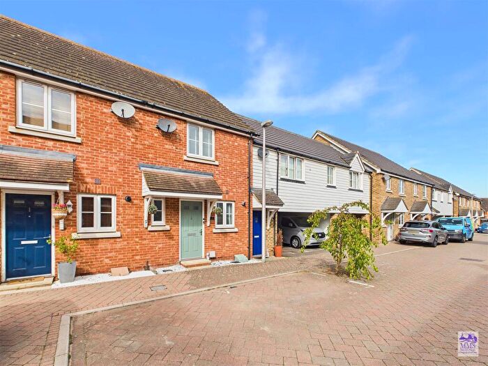 2 Bedroom Terraced House For Sale In Weymouth Road, Wainscott, Rochester, ME3