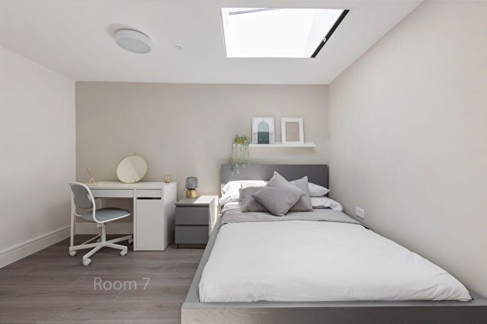 1 Bedroom Property To Rent In Flint Close, London, E15