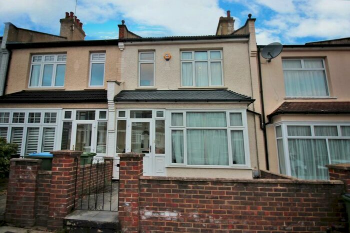 4 Bedroom Terraced House To Rent In Howarth Road, Abbey Wood, London, SE2