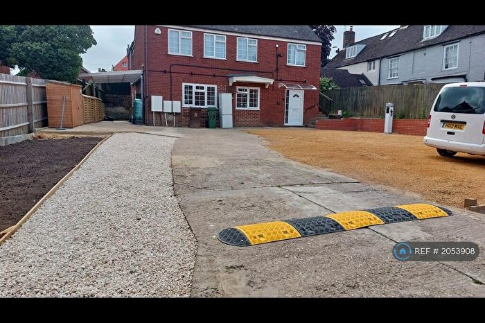 1 Bedroom Flat To Rent In Bridge Street, Buckingham, MK18