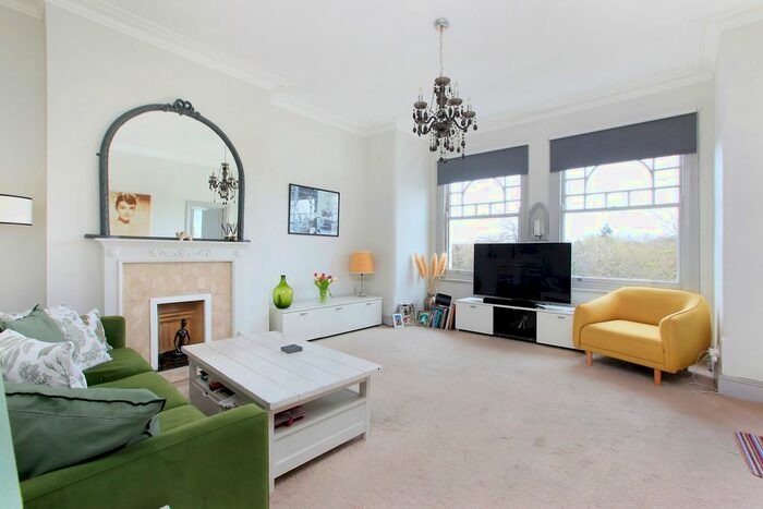 2 Bedroom Flat To Rent In Elmbourne Road, Wandsworth, London, SW17