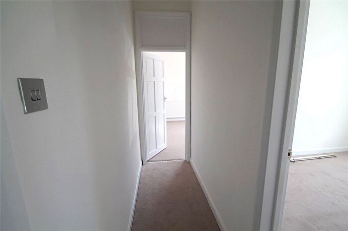 2 Bedroom Flat To Rent In Beaconsfield Road, London, N11