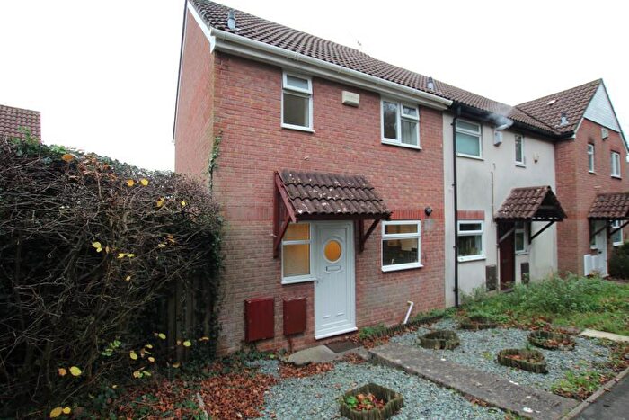 2 Bedroom End Of Terrace House To Rent In Forest Drive - Bentry, BS10