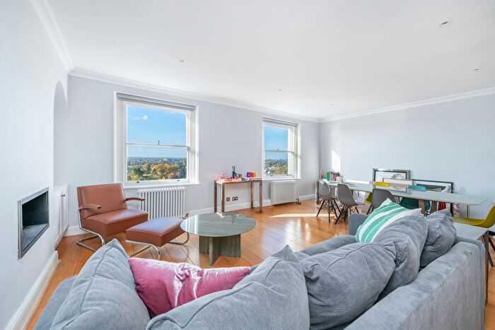 2 Bedroom Flat To Rent In Richmond Hill, Richmond, TW10