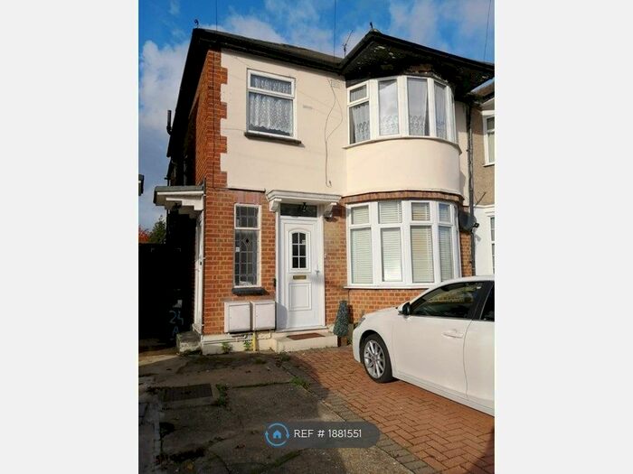 2 Bedroom Maisonette To Rent In Stanley Avenue, Greenford, UB6