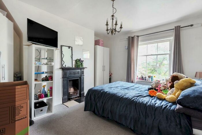2 Bedroom Apartment To Rent In Shooters Hill Road, London, SE3