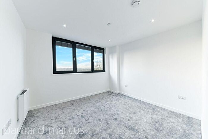 1 Bedroom Flat To Rent In High Road, Whetstone, N20