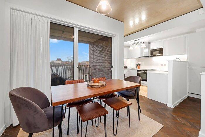 2 Bedroom Property To Rent In Agar Place, Camden, NW1