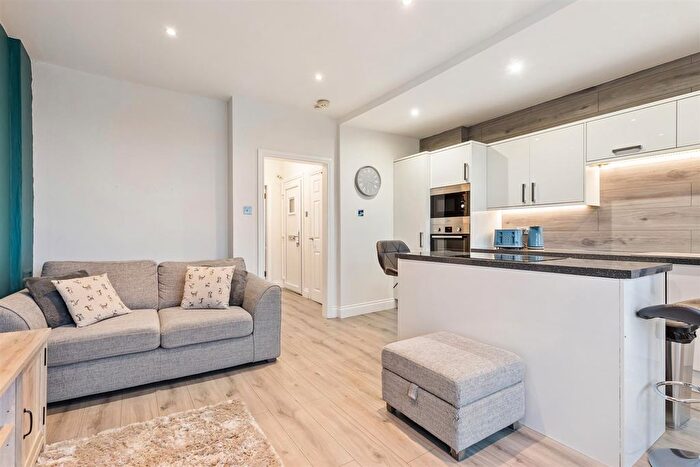 1 Bedroom Flat For Sale In Dumbarton Road, Clydebank, G81
