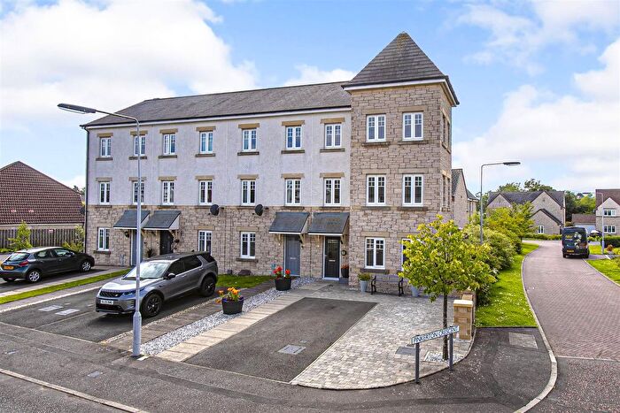 4 Bedroom Town House For Sale In Middlebank Rise, Dunfermline, KY11