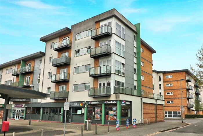 2 Bedroom Flat For Sale In Parkhouse Court, Hatfield, Herts, AL10
