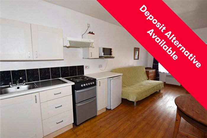 Apartment To Rent In Milton Avenue, Kingsbury, London, NW9