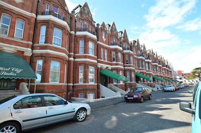 1 Bedroom Flat To Rent In Please Enquire Online For Durley Gardens, Bournemouth, BH2