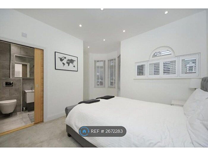 3 Bedroom Flat To Rent In Horn Lane, London, W3