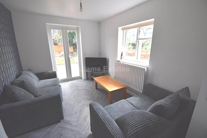 6 Bedroom Terraced House To Rent In Donnington Road, Reading, RG1