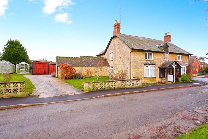 3 Bedroom Semi Detached House For Sale In School Lane, Middleton Stoney, Bicester, Oxfordshire, OX25